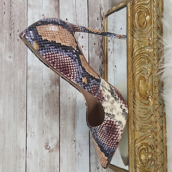 Steve Madden Shoes - Steve Madden, Multi-Snake 5" heel, very classy, very gently worn, Sz 8.5 M